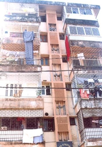 Metro Apartment